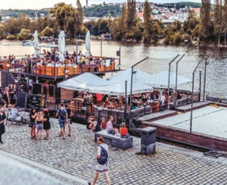 KAYAK BEACH BAR – gastro a sport