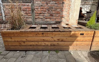 Ve Vnitroblocku se učili pracovat s gastro odpadem. Pořídili si nové koše a ‚‚žížalový kompostér’’